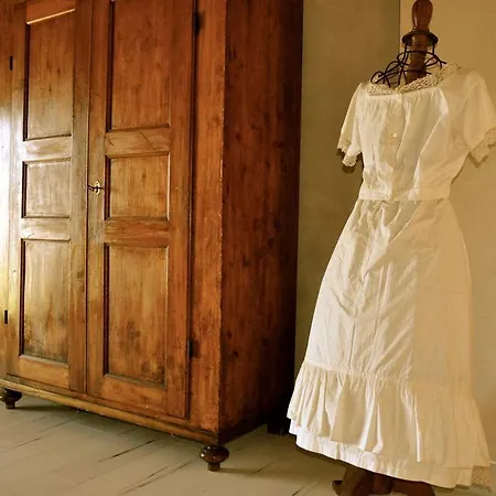 Pomarancio Bed & Breakfast *