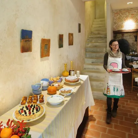 Pomarancio Bed & Breakfast *